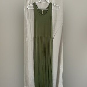 Elegant Green Maxi Dress